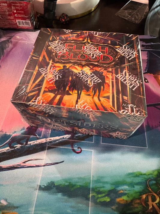 Outsiders Booster box Flesh and Blood