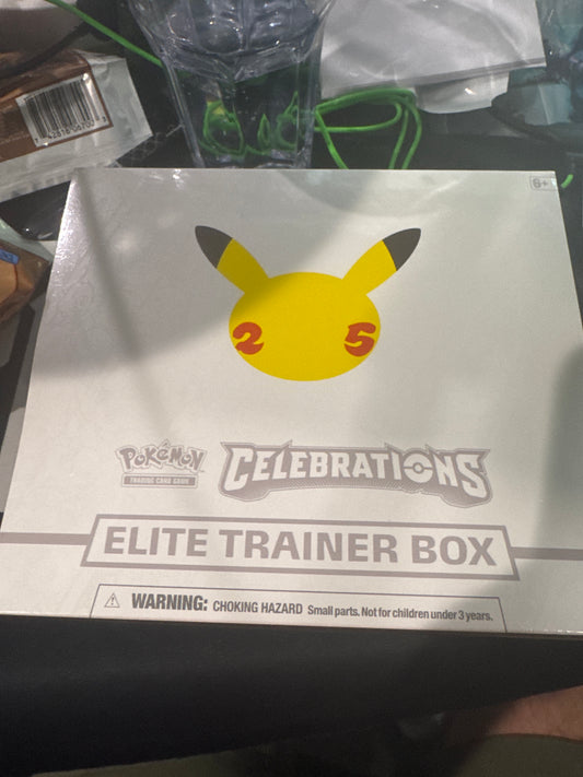 Celebrations Elite Trainer Box - Celebrations (CLB)